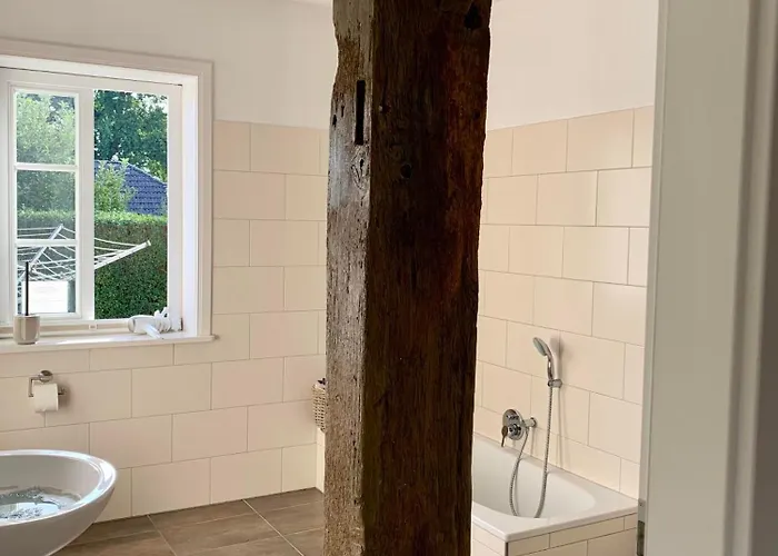 Ahrentschildt's Im Reetdachhaus 度假居 Eyendorf